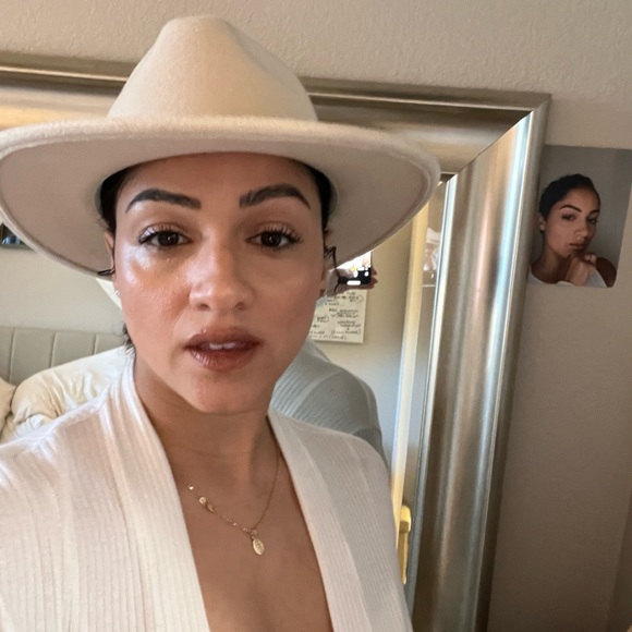 Meet your Posher, Ashley - Picture 1 of 8